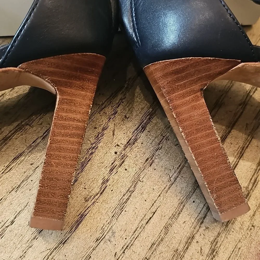 Navy T Strap Leather Woven Heel Boden Size 37